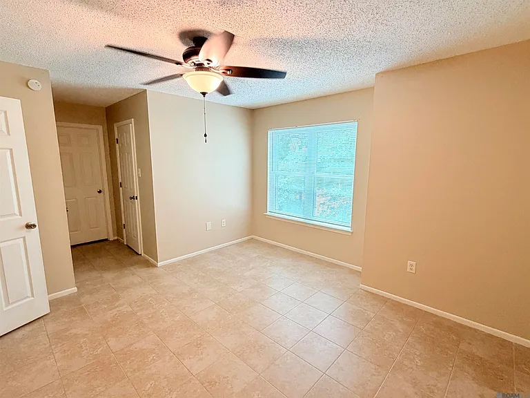 914 Hammond Manor Dr #C — Photo 9