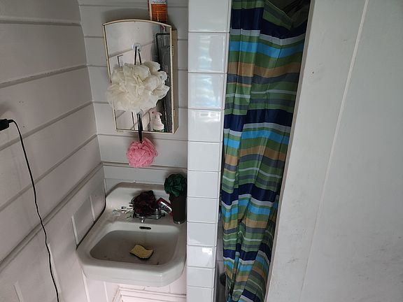 5th image of 820 W Dalton Ave #818