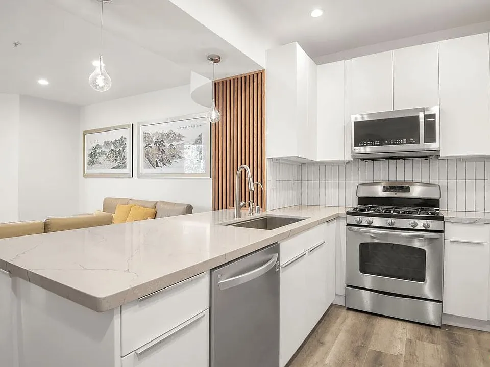 620 S Gramercy Pl #206