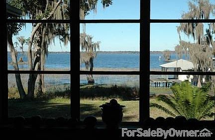 Kitchen Window Vew
						:
						Meal preparation will never be boring as you watch lake players in action!