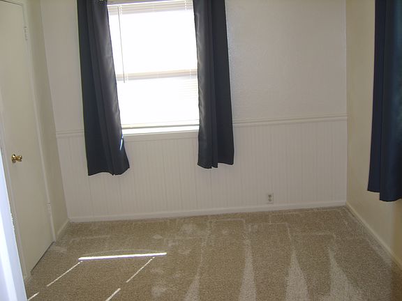 4th image of 461 Walnut St APT D