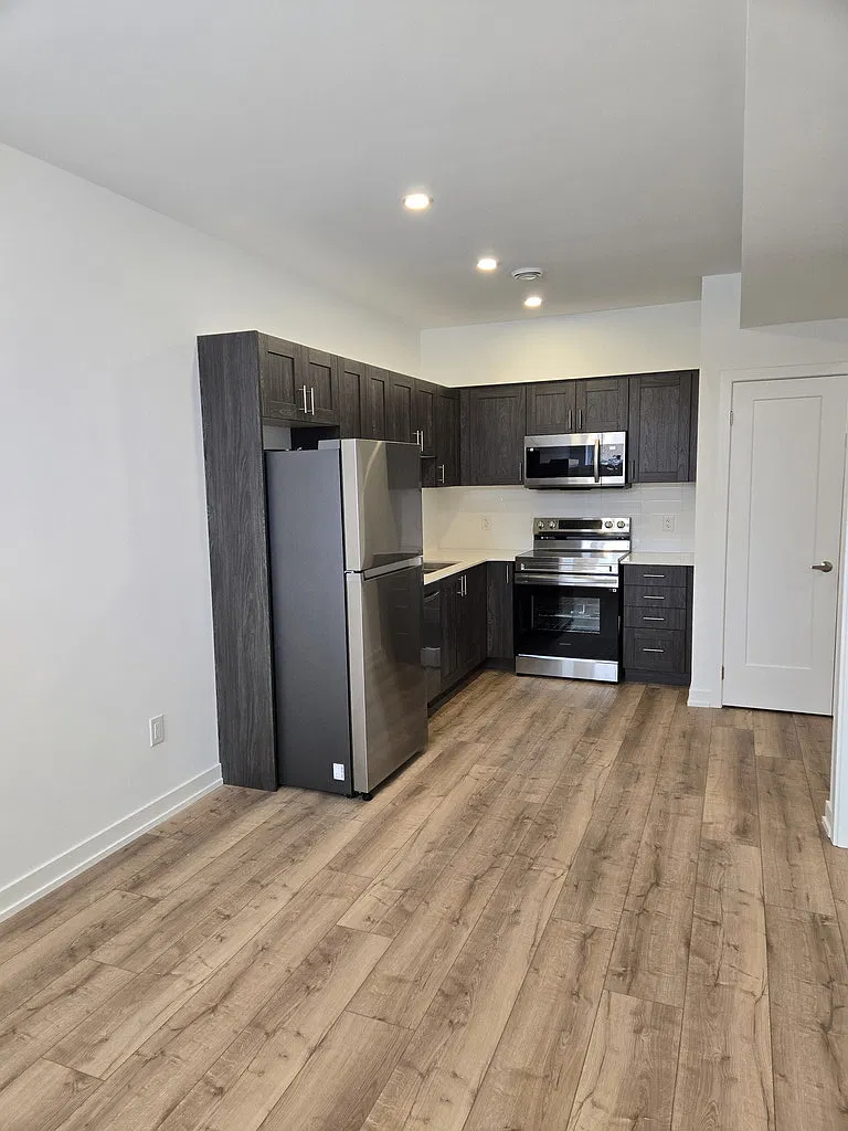 28 Cartier Court — Photo 2