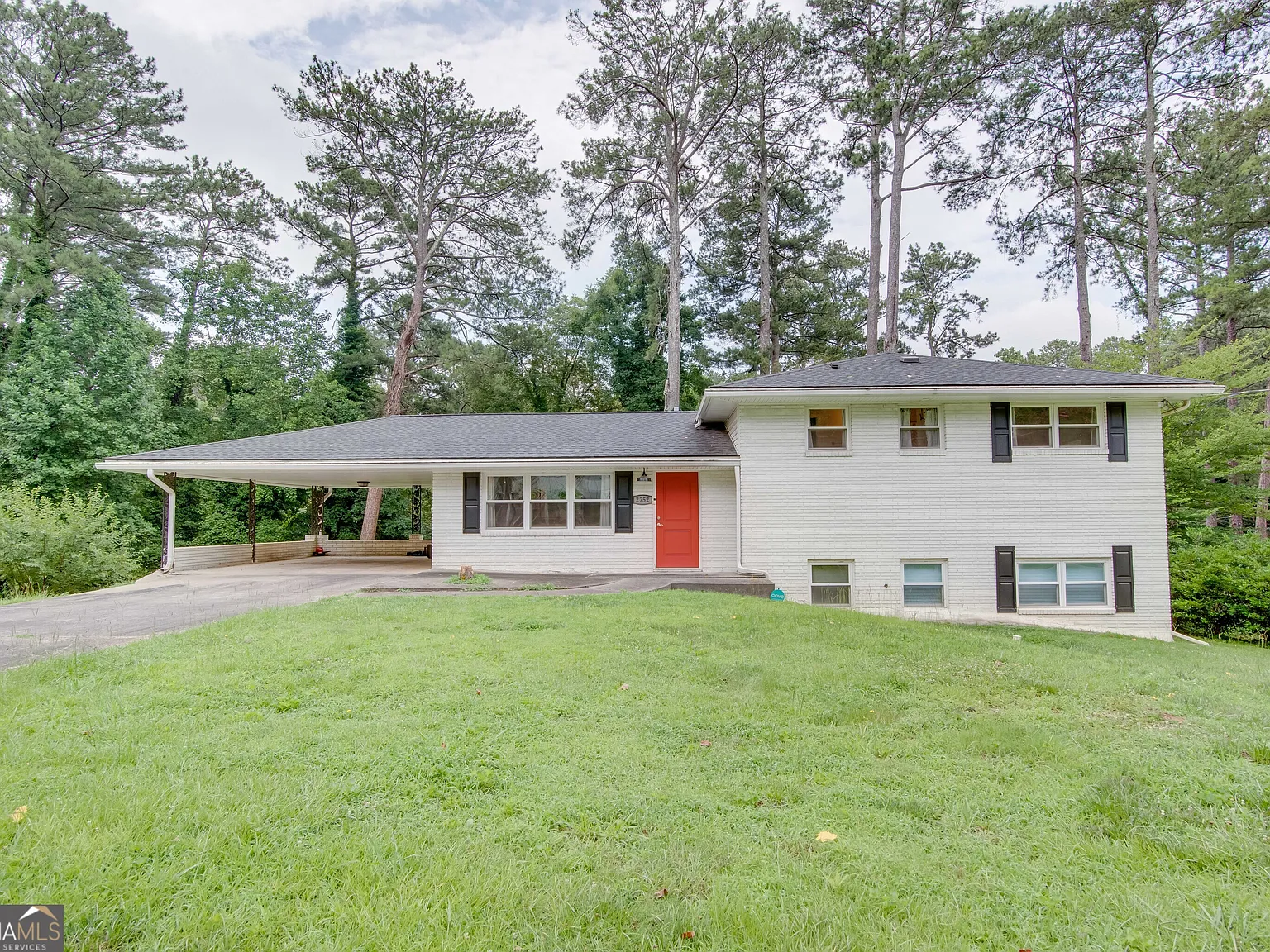 3 bed, 2.0 bath, 1550 sqft, $2,100 — Photo 1
