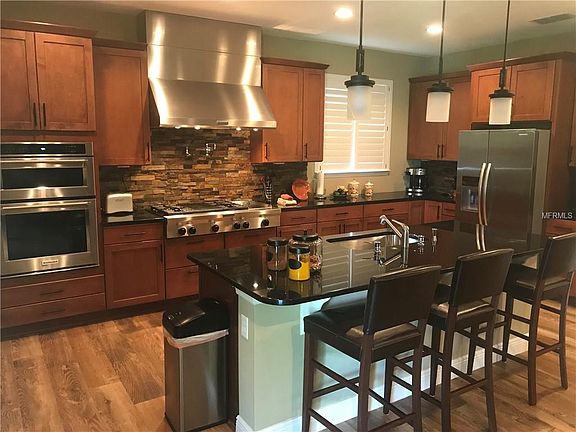 4th image of 11803 Chateaubriand Ave