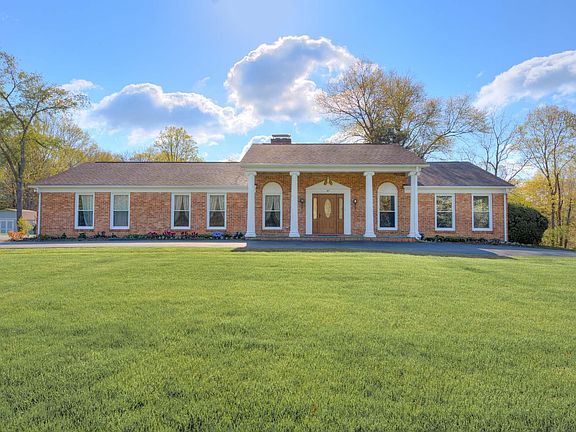 2nd image of 101 Dogwood Ln