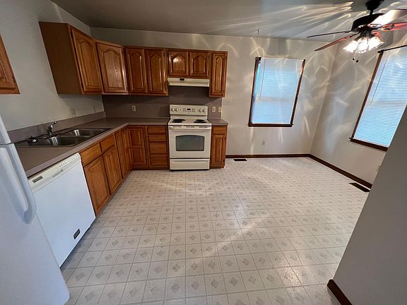 2nd image of 510 Brown Ave