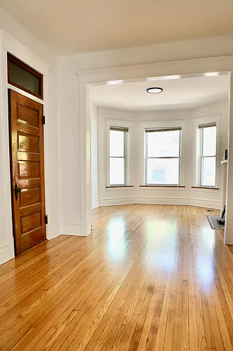 2053 W Montrose Ave #1 Photo 1