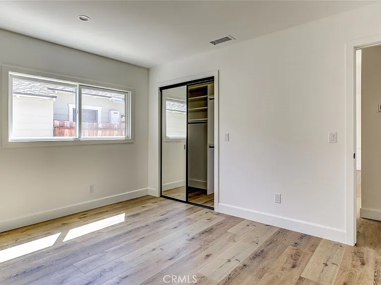 459 N Olive St — Photo 9