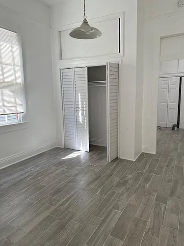 2413 3rd St Photo 1