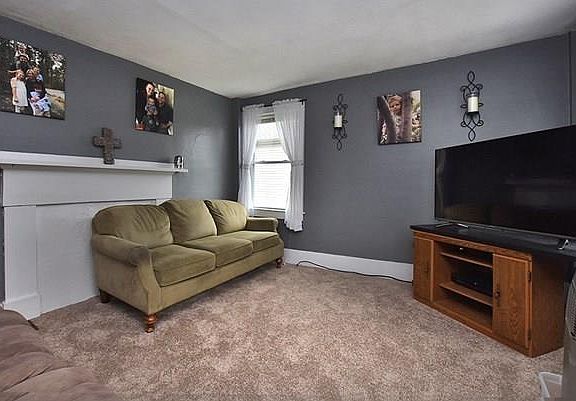 5th image of 46 W Union St
