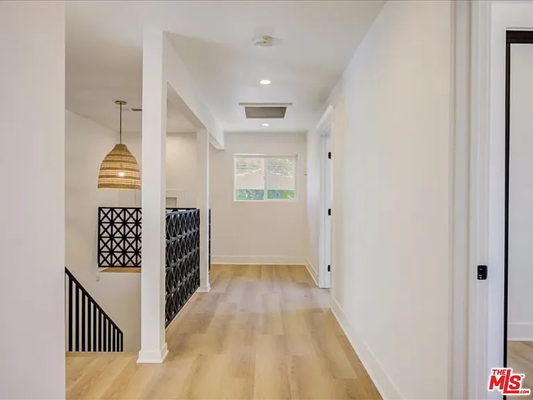 400 N Avenue 66 — Photo 17