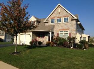 1077 Cambridge Dr, Manheim, PA 17545