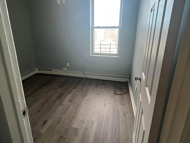 290 Ogden St #C5 — Photo 8