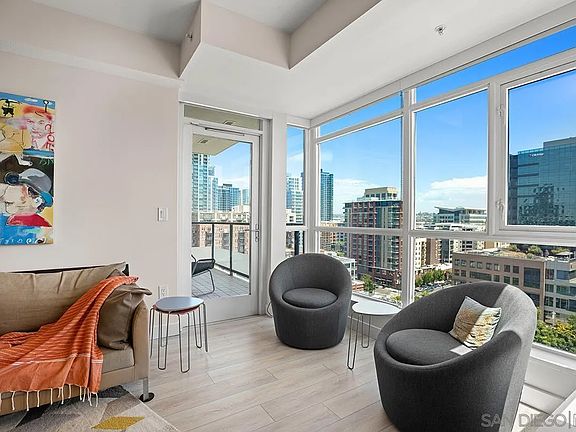 4th image of 325 7th Ave Unit 1202