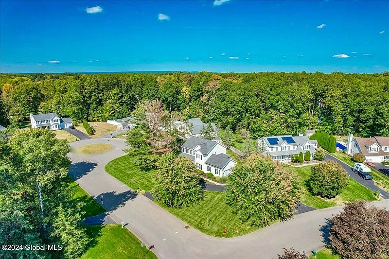 5th image of 1 Maureen Court