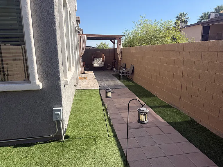156 N 56th Pl — Photo 5