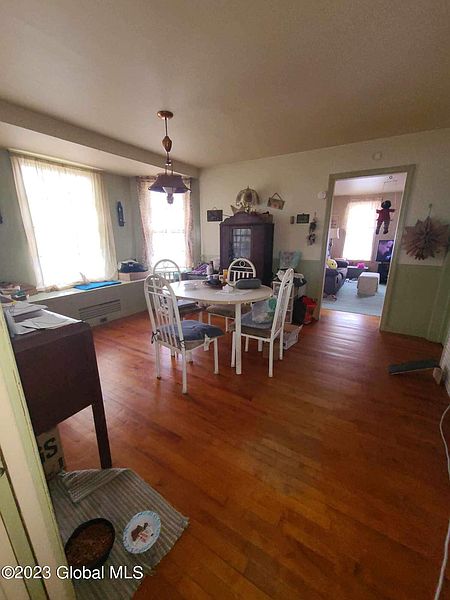 5th image of 6 Almond Street