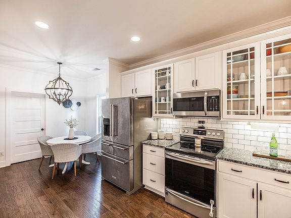 3rd image of 133 Saddlewood Ln