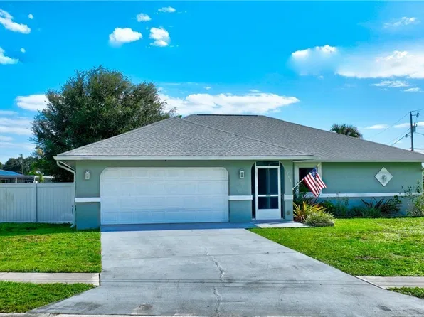 4718 Forest Glen Dr, North Fort Myers, FL 33903