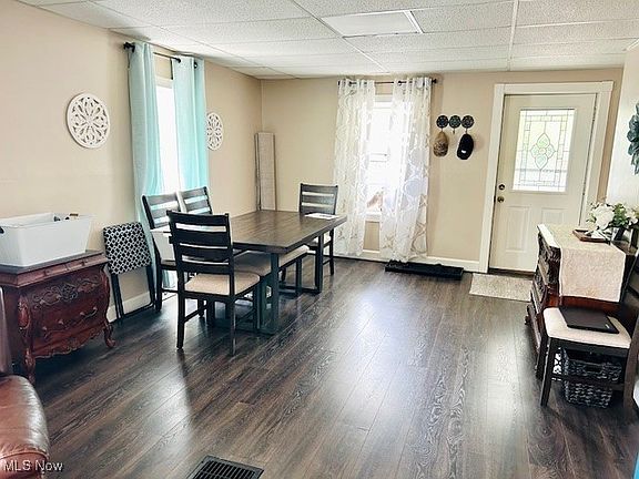 4th image of 418 Kinzel Ave