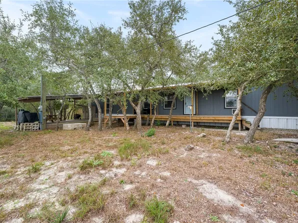 1212 Fort Worth St, Rockport, TX 78382