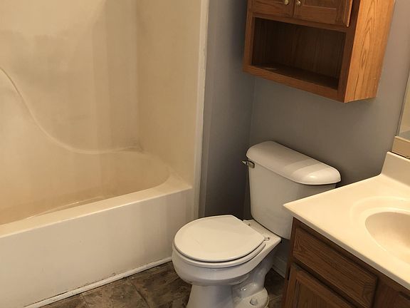 5th image of 7107 Brook Garden Pl