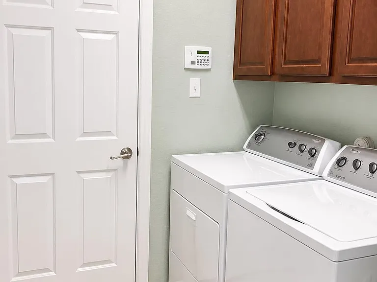 705 Rolling Brook Ln — Photo 21