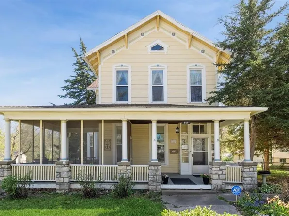 651 Middle St, Leavenworth, KS 66048