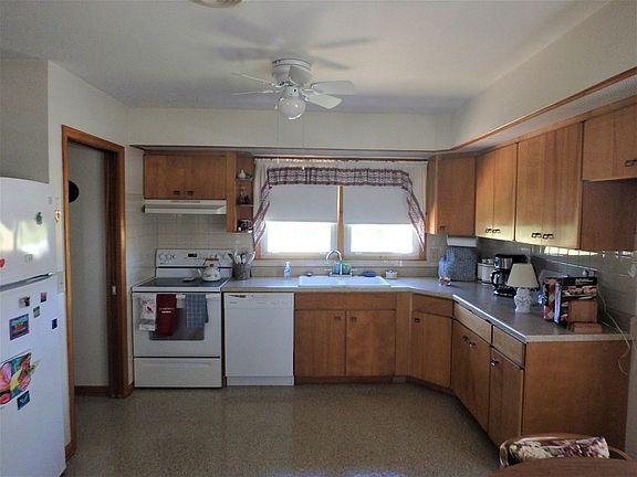 5th image of 702 NW Marion St