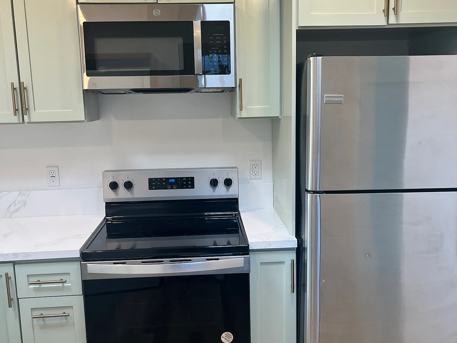 Studio, $2,400 — Photo 4