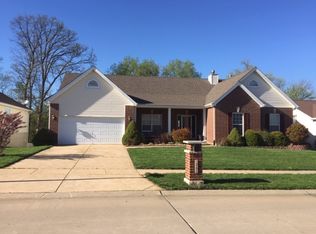 211 Highland Meadows Dr, Wentzville, MO 63385