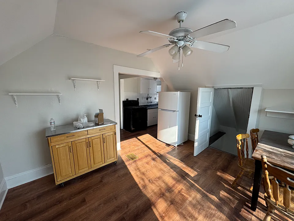 21 Davis Rd #3