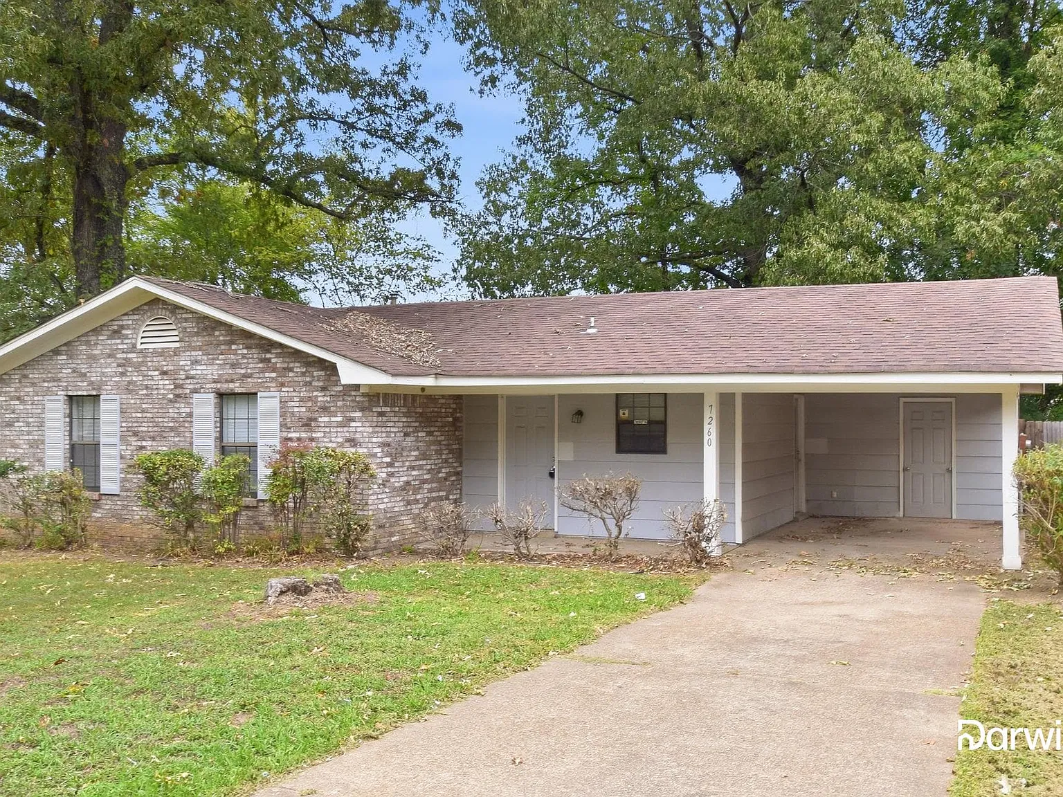 3 bed, 1.0 bath, 1080 sqft, $1,300 — Photo 2