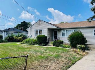 14 Jefferson St, Farmingdale, NY 11735