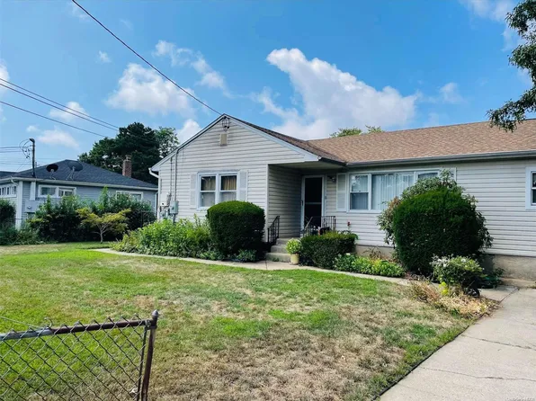 14 Jefferson Street, East Farmingdale, NY 11735