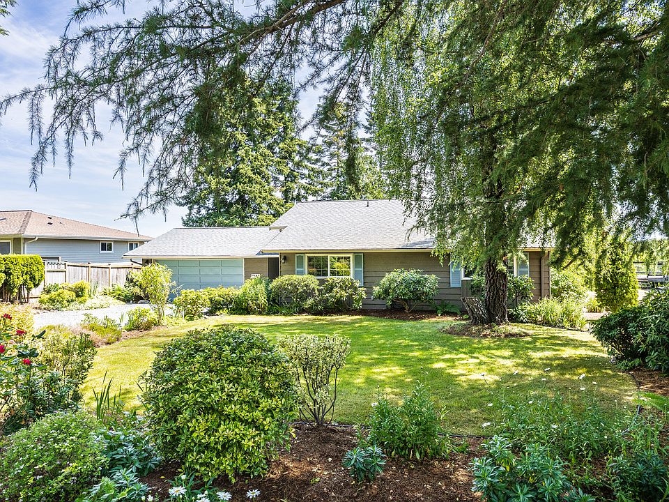 1st image of 8142 Comox Rd