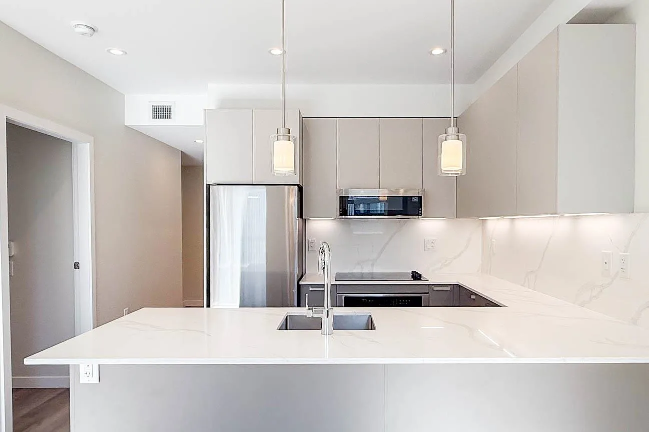 2 bed, 648 sqft, $3,225 — Photo 2