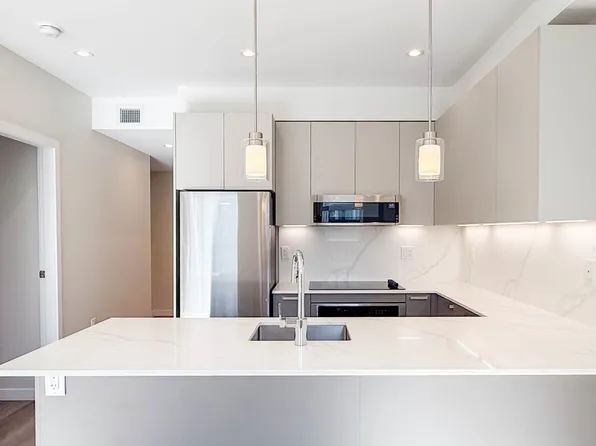 3588 Hull St, Vancouver, BC