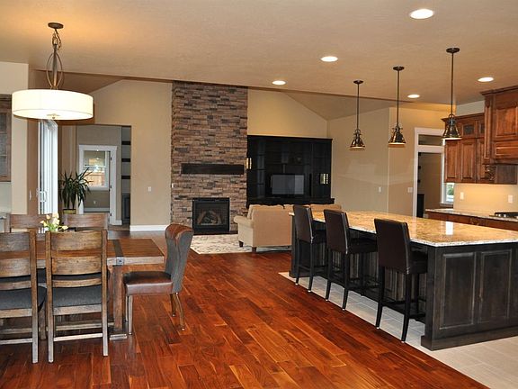 3rd image of 59 Pebble Creek Dr