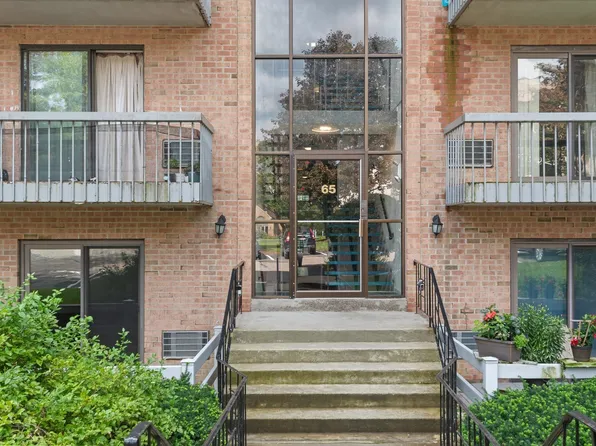 65 Commons Dr Unit 306, Shrewsbury, MA 01545