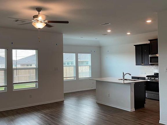 3rd image of 203 Arnage Dr