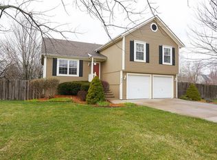 800 Canter St, Raymore, MO 64083