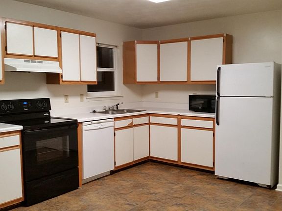 3rd image of 1431 Christine Ct #1431