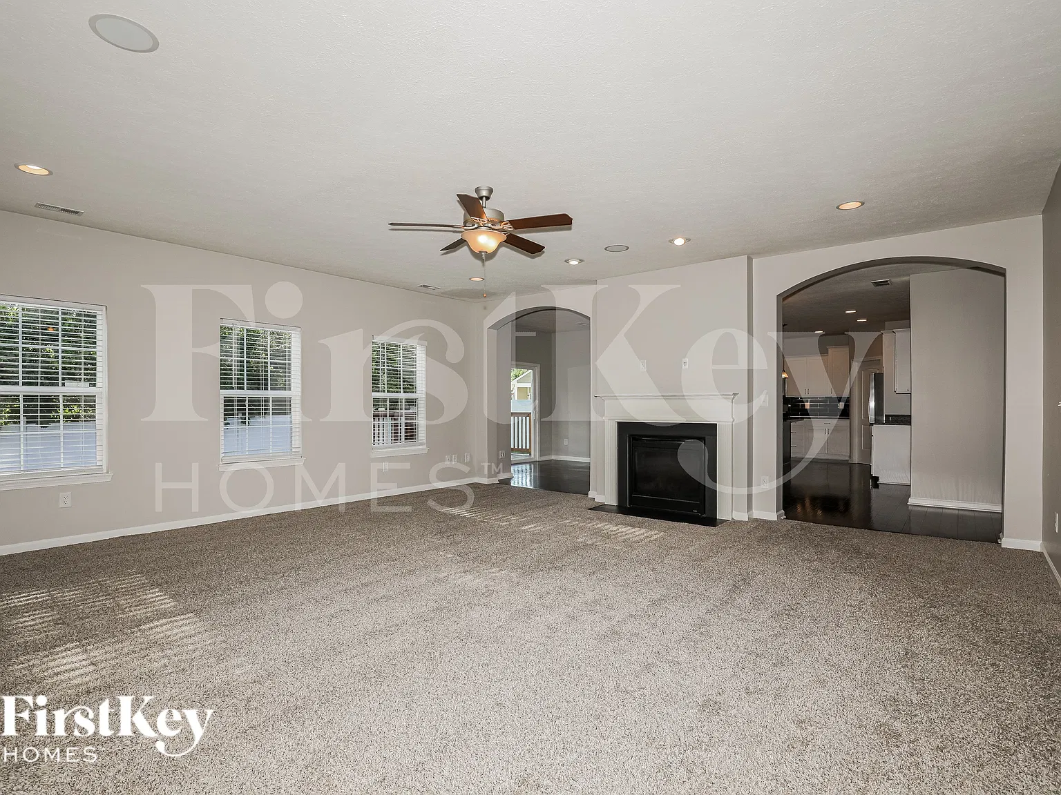 4 bed, 2.5 bath, 3534 sqft, $2,660 — Photo 3