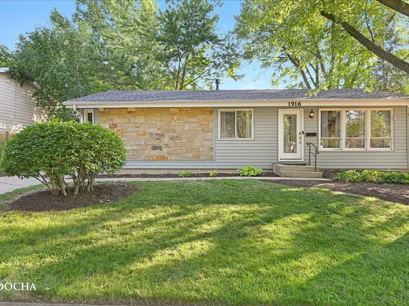 1916 Ash Ct, Aurora, IL 60506