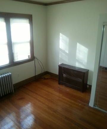 3rd image of 54 W Stratford Pl APT 7