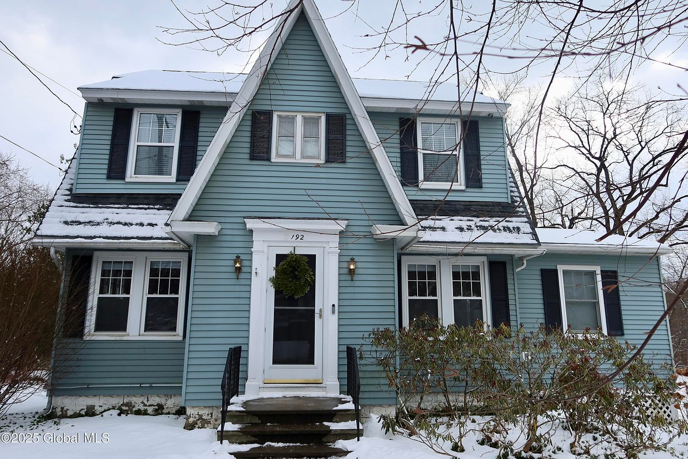 1st image of 192 N Lake Avenue