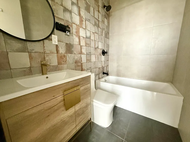 1667 Brooklyn Ave #5A — Photo 6