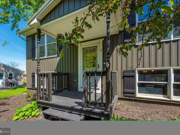19 S Farquhar St, Union Bridge, MD 21791