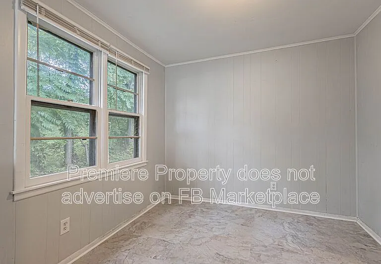 7334 NE 51st St — Photo 7